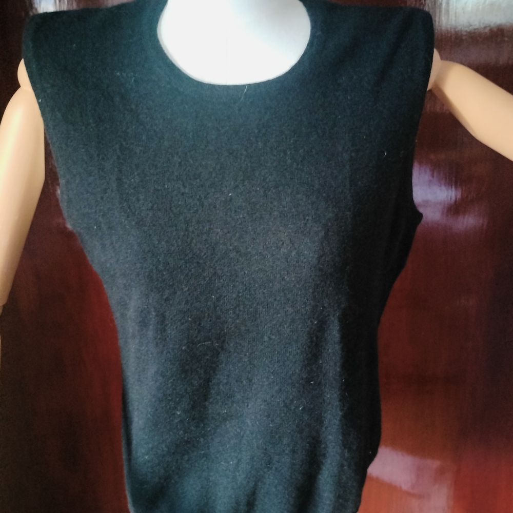 Black Sleeveless Top